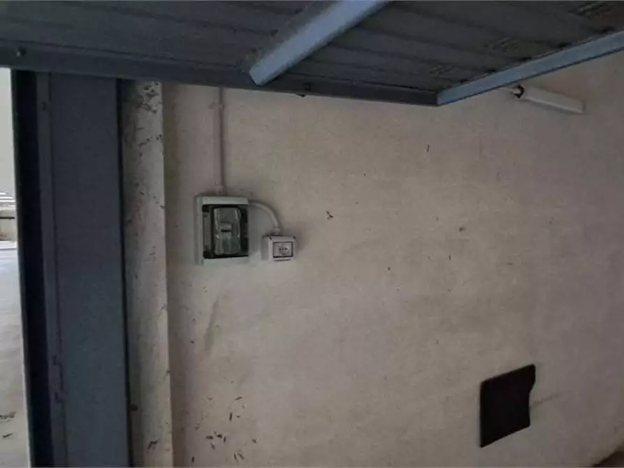 Immagine 11 di Garage in vendita  in Via Serafino 18 a Pinerolo