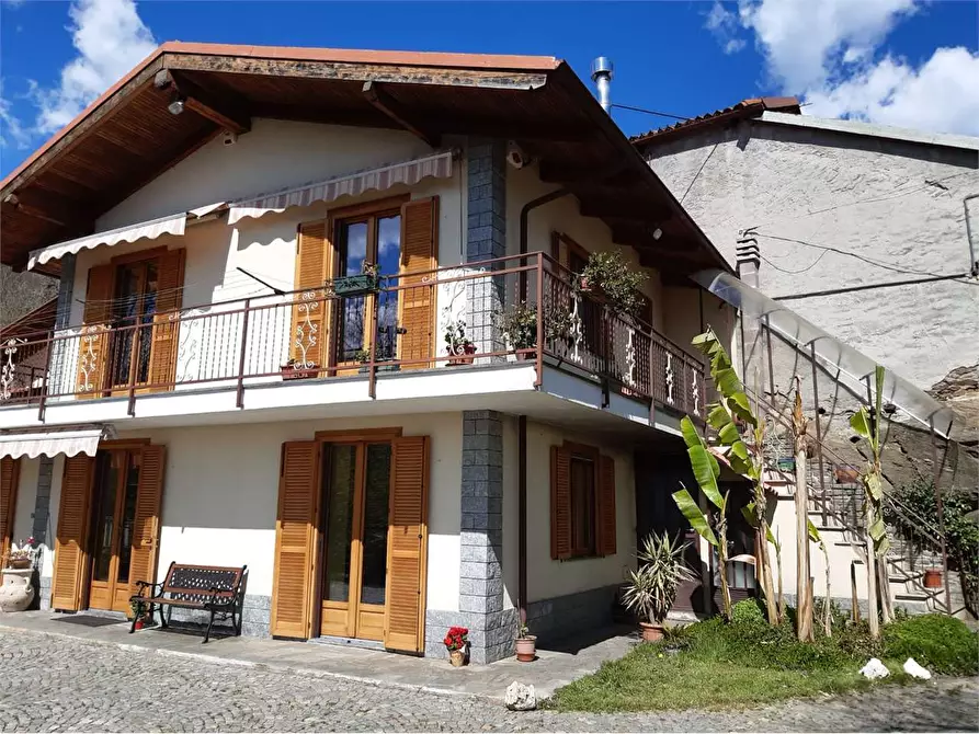 Immagine 41 di Villa in vendita  in via Davico 81 a Pinerolo