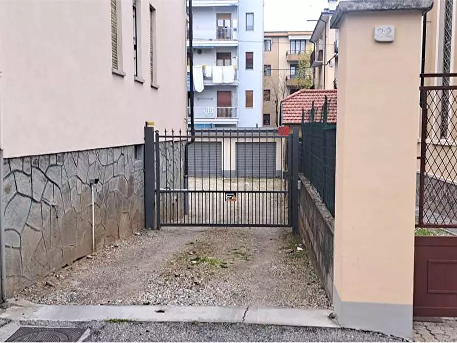 Immagine 7 di Garage in vendita  in brunetta d'usseaux 22 a Pinerolo