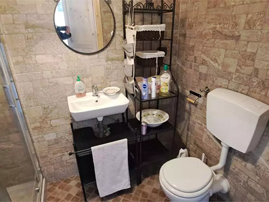 Immagine 21 di Villa in vendita  in via Roma 68 a Roletto