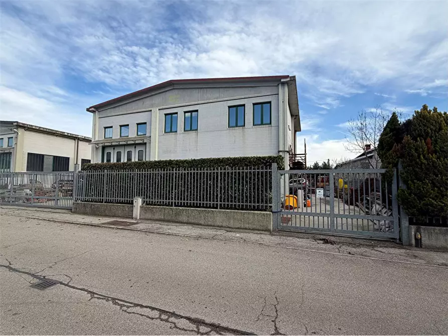 Immagine 1 di Capannone industriale in vendita  in regione Conti a Garzigliana