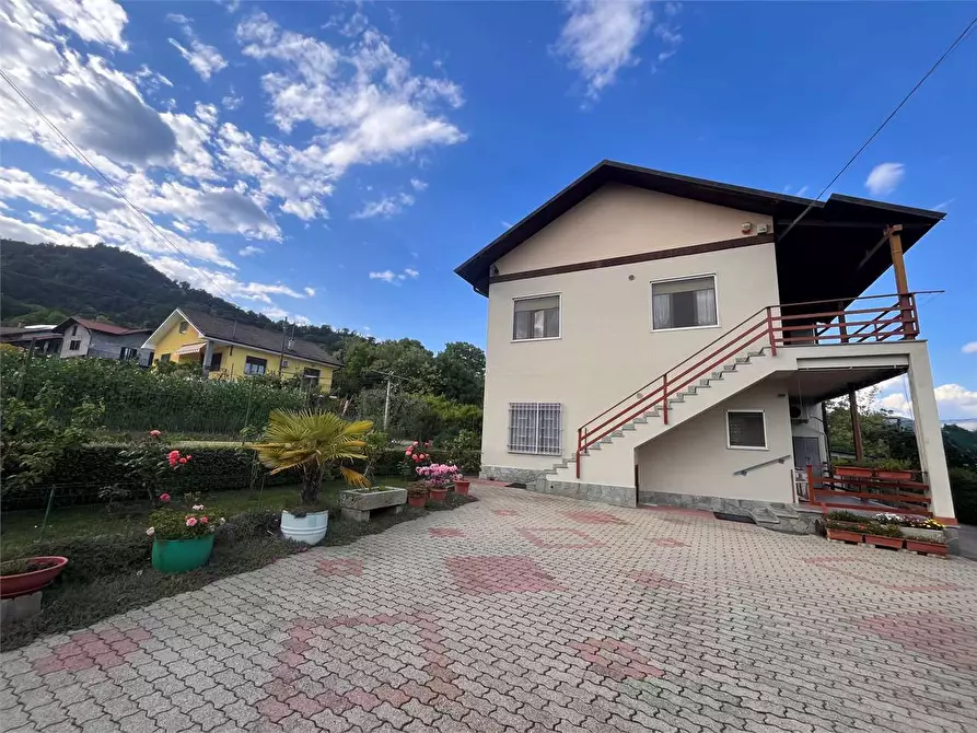 Immagine 1 di Casa bifamiliare in vendita  in via Ai Monti 2 a Cumiana