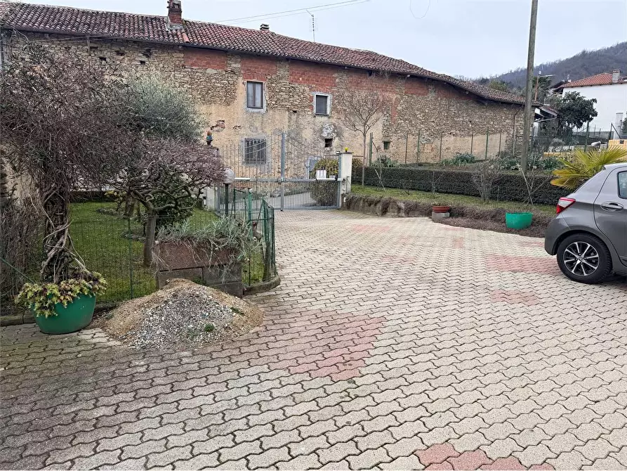 Immagine 5 di Casa bifamiliare in vendita  in via Ai Monti 2 a Cumiana