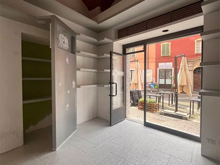 Immagine 7 di Negozio in affitto  in piazza verdi 7 a Pinerolo