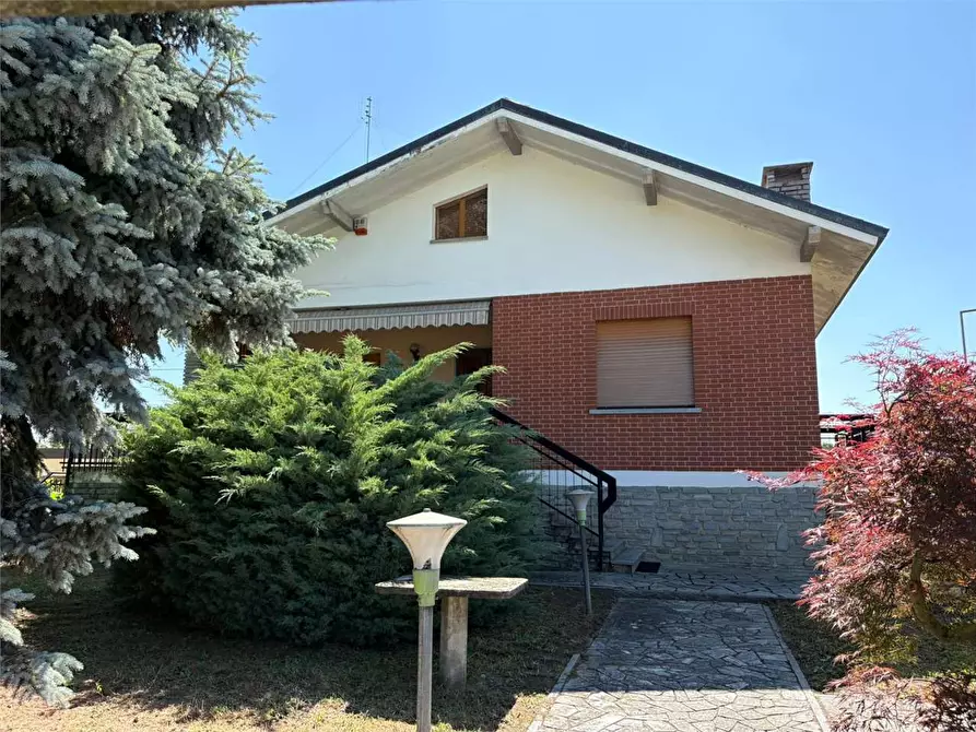 Immagine 1 di Villa in vendita  in stradale Pinerolo 18 a Bricherasio