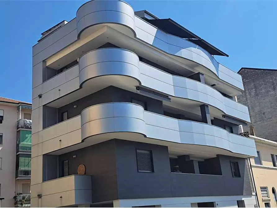 Immagine 2 di Appartamento in vendita  in Viale Castelfidardo 22 a Pinerolo