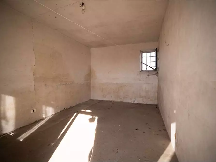 Immagine 36 di Villa in vendita  in strada Camborgetti Ballada 57 a Bricherasio