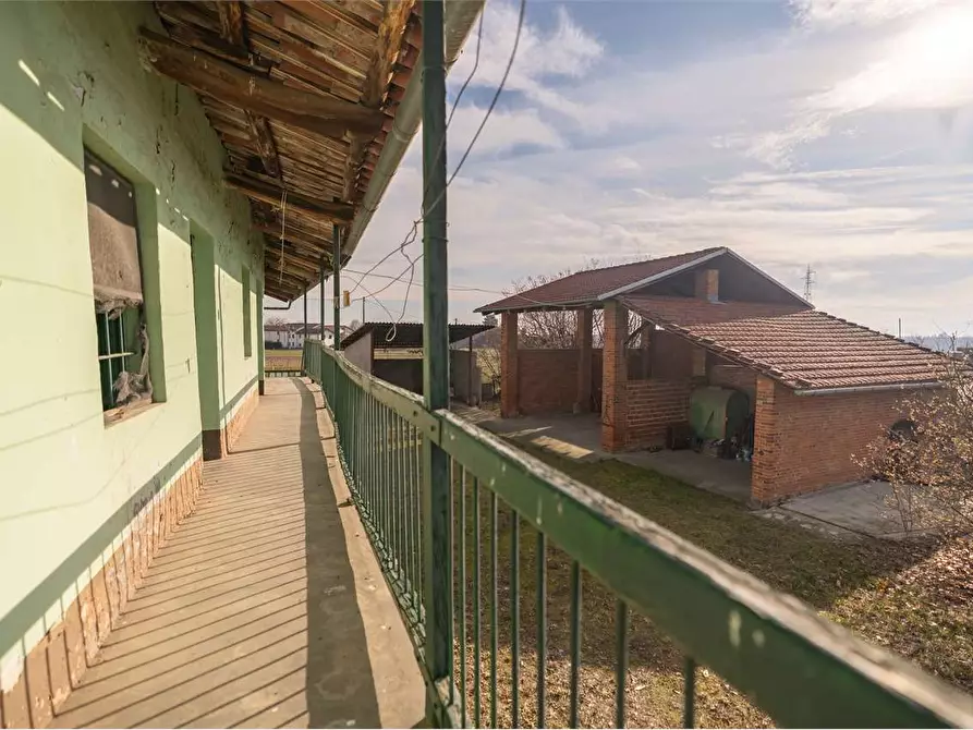 Immagine 37 di Villa in vendita  in strada Camborgetti Ballada 57 a Bricherasio