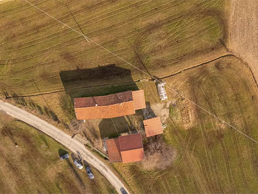 Immagine 42 di Villa in vendita  in strada Camborgetti Ballada 57 a Bricherasio