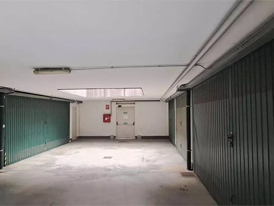 Immagine 5 di Garage in vendita  in viale mamiani 5 a Pinerolo