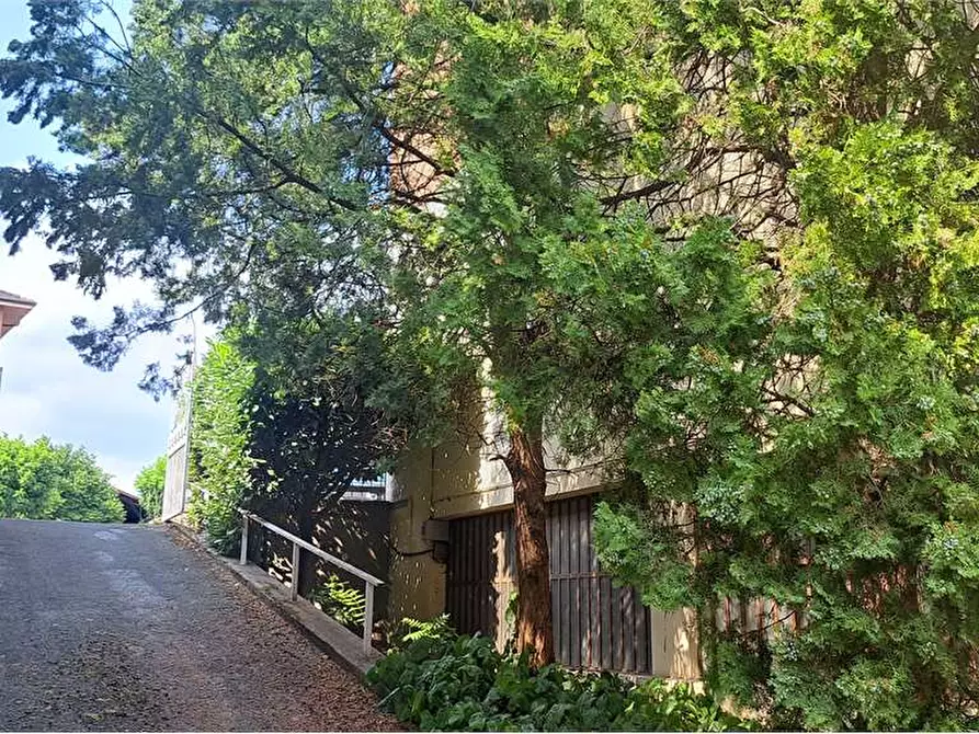 Immagine 8 di Garage in vendita  in corso torino 234 a Pinerolo