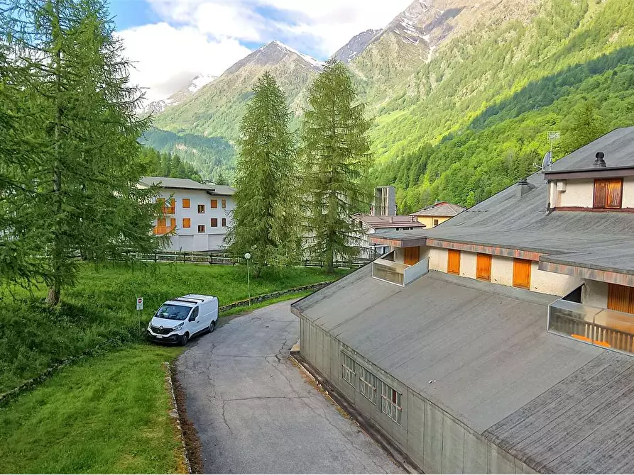 Immagine 2 di Appartamento in vendita  in Loc. Goutagliò 17 a Prali