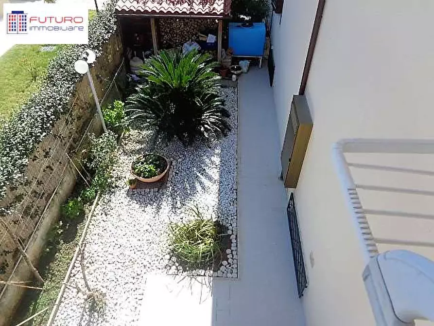 Immagine 5 di Casa bifamiliare in vendita  a Fondi