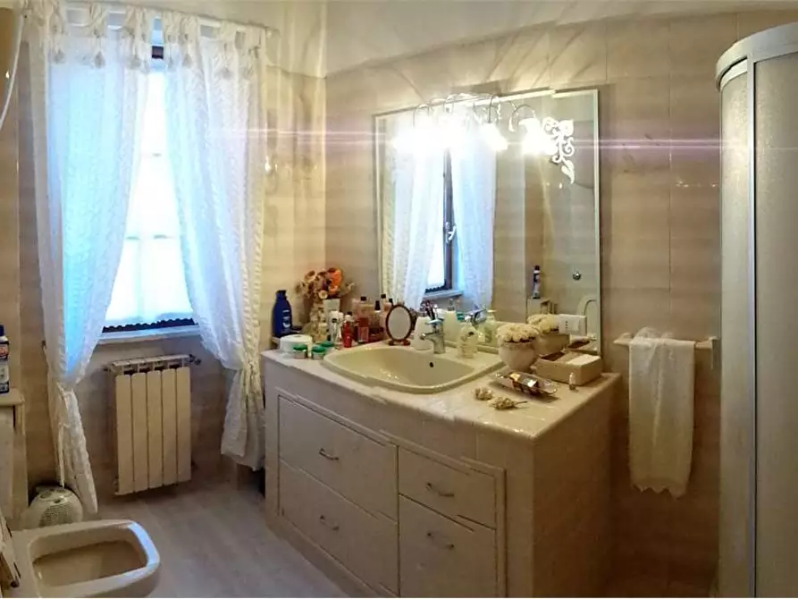 Immagine 10 di Casa bifamiliare in vendita  a Fondi