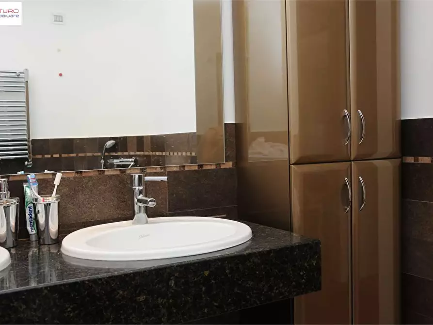 Immagine 12 di Casa bifamiliare in vendita  a Fondi