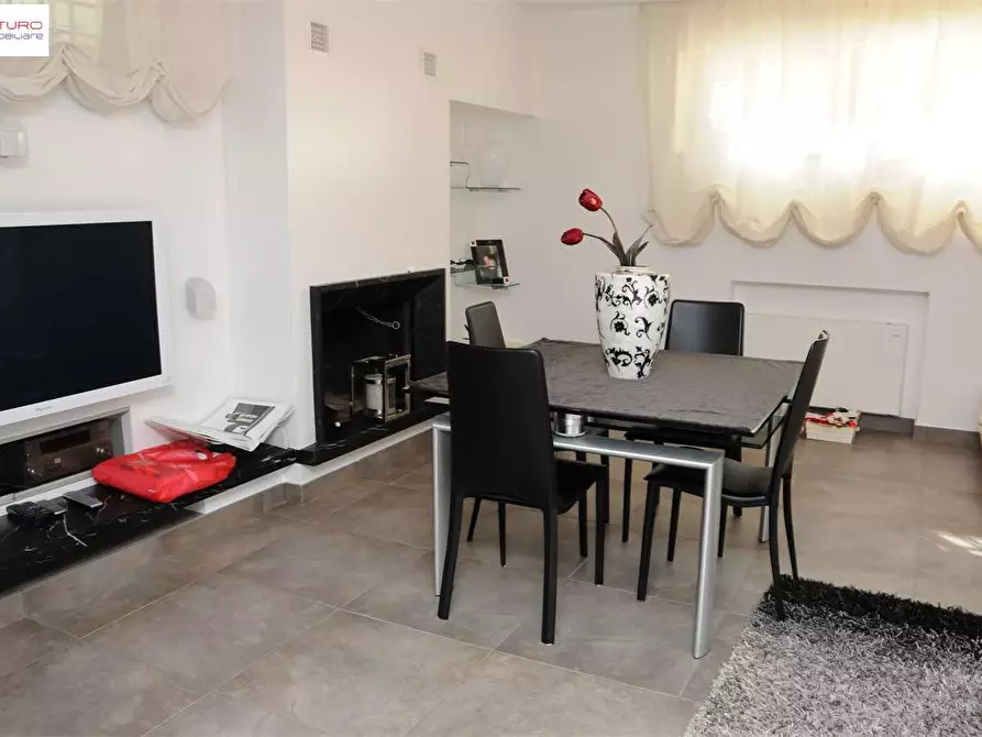 Immagine 13 di Casa bifamiliare in vendita  a Fondi