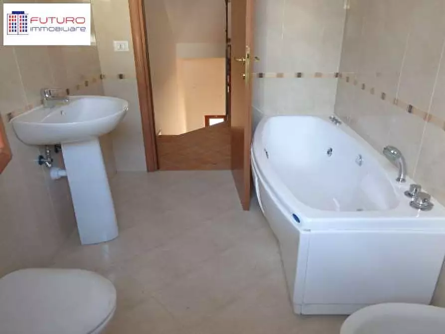 Immagine 13 di Villetta a schiera in vendita  a Fondi