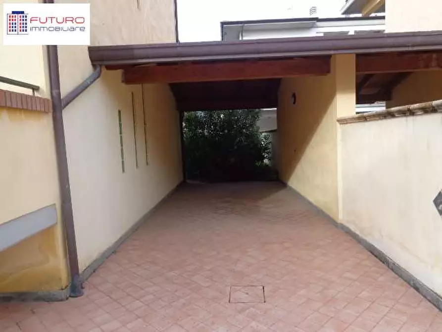 Immagine 2 di Villetta a schiera in vendita  a Fondi
