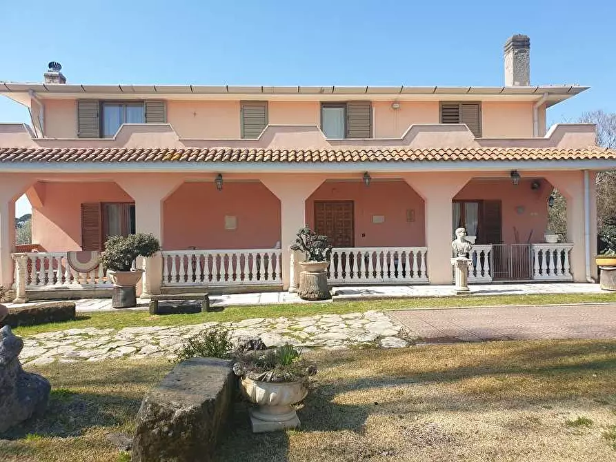 Immagine 1 di Villa in vendita  a Genzano Di Roma