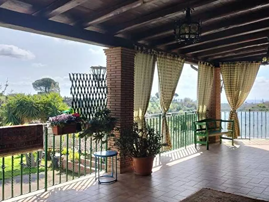 Immagine 1 di Villa in vendita  in Via Castello di San Gennaro a Genzano Di Roma