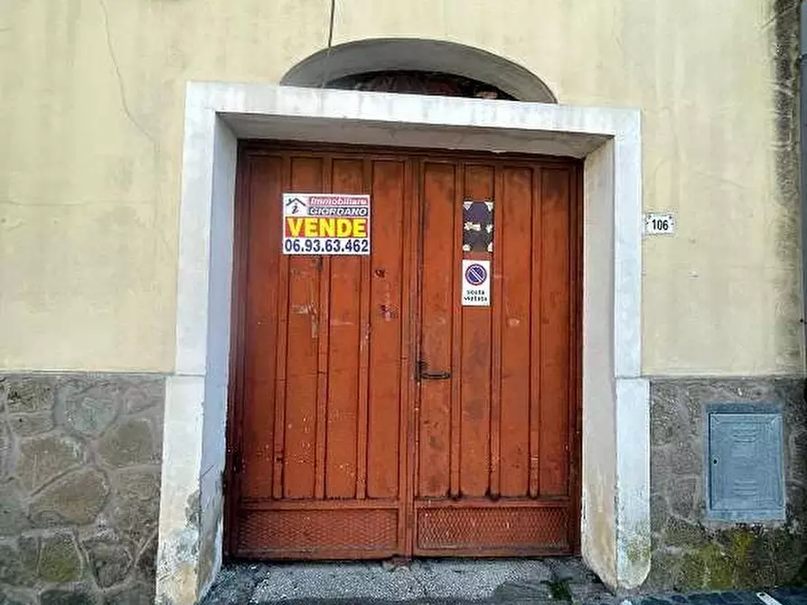 Immagine 1 di Garage in vendita  a Lanuvio
