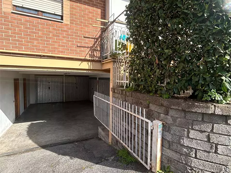 Immagine 1 di Garage in vendita  in Via Don Bosco 22 a Genzano Di Roma