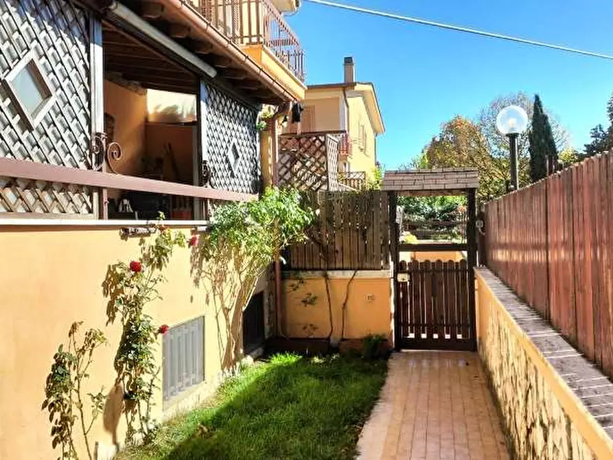 Immagine 2 di Villetta a schiera in vendita  in Via Bologna  15 a Genzano Di Roma