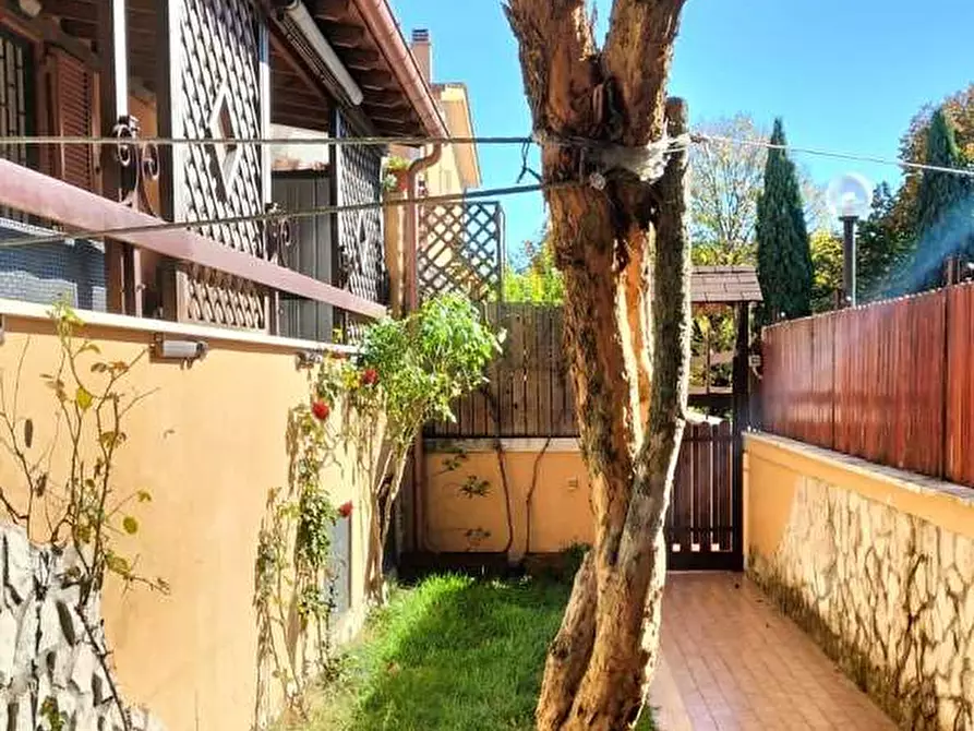 Immagine 4 di Villetta a schiera in vendita  in Via Bologna  15 a Genzano Di Roma