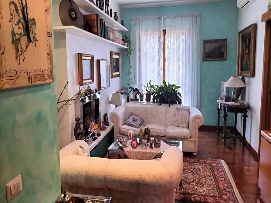 Immagine 5 di Casa bifamiliare in vendita  in Via Leonida Rech  a Roma