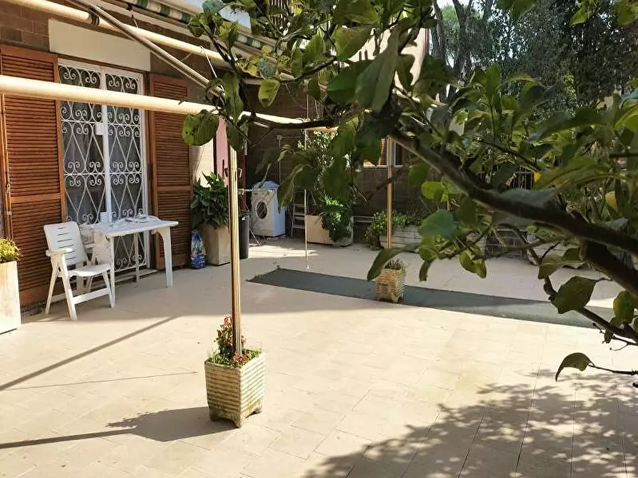 Immagine 4 di Casa bifamiliare in vendita  in Via Leonida Rech  a Roma