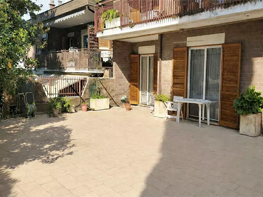 Immagine 2 di Casa bifamiliare in vendita  in Via Leonida Rech  a Roma