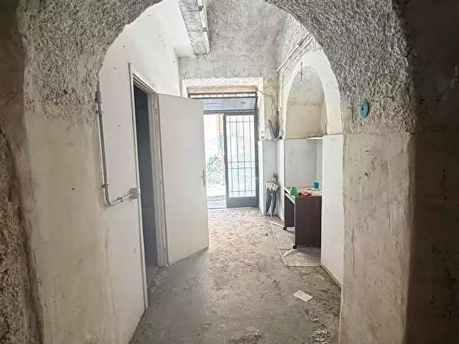 Immagine 2 di Magazzino in vendita  in Via Colabona a Genzano Di Roma