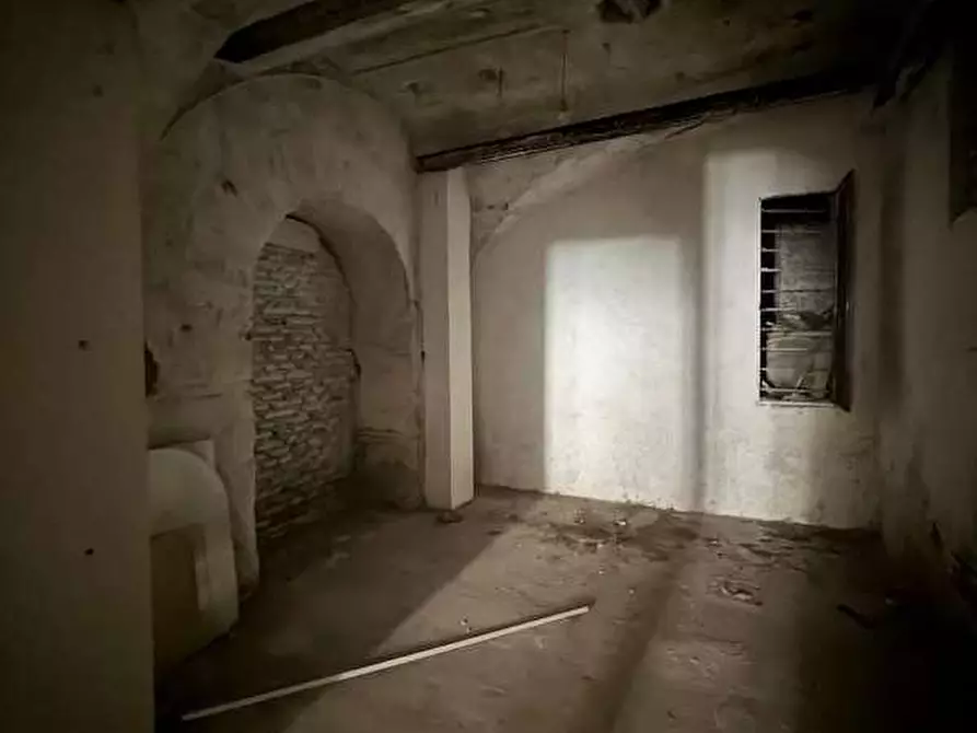 Immagine 4 di Magazzino in vendita  in Via Colabona a Genzano Di Roma