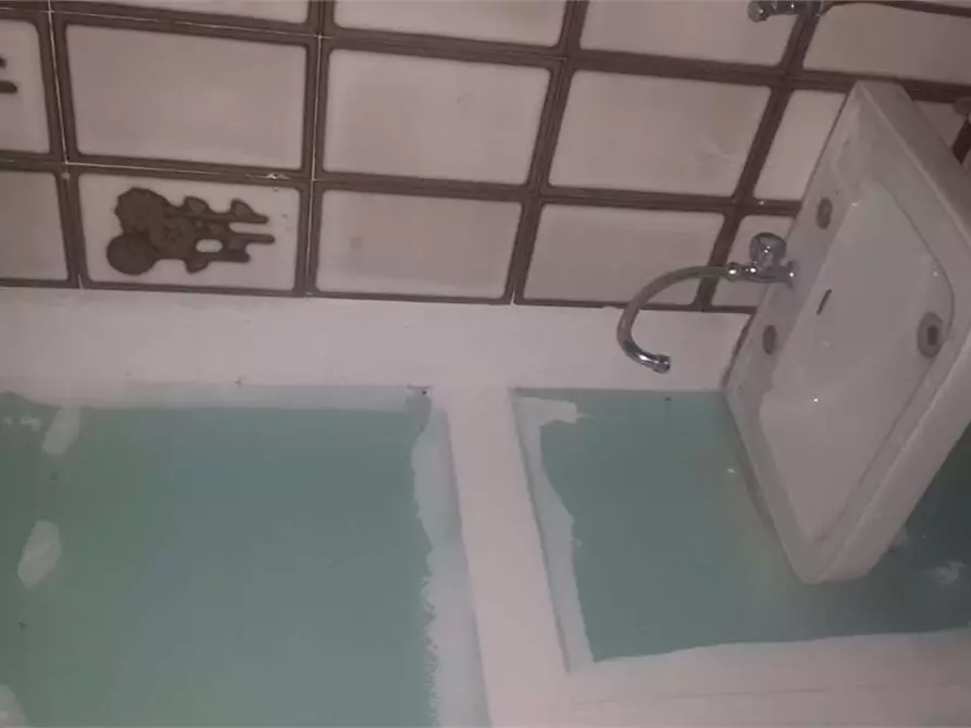 Immagine 2 di Negozio in affitto  in Via Lago di como 4 a Frosinone