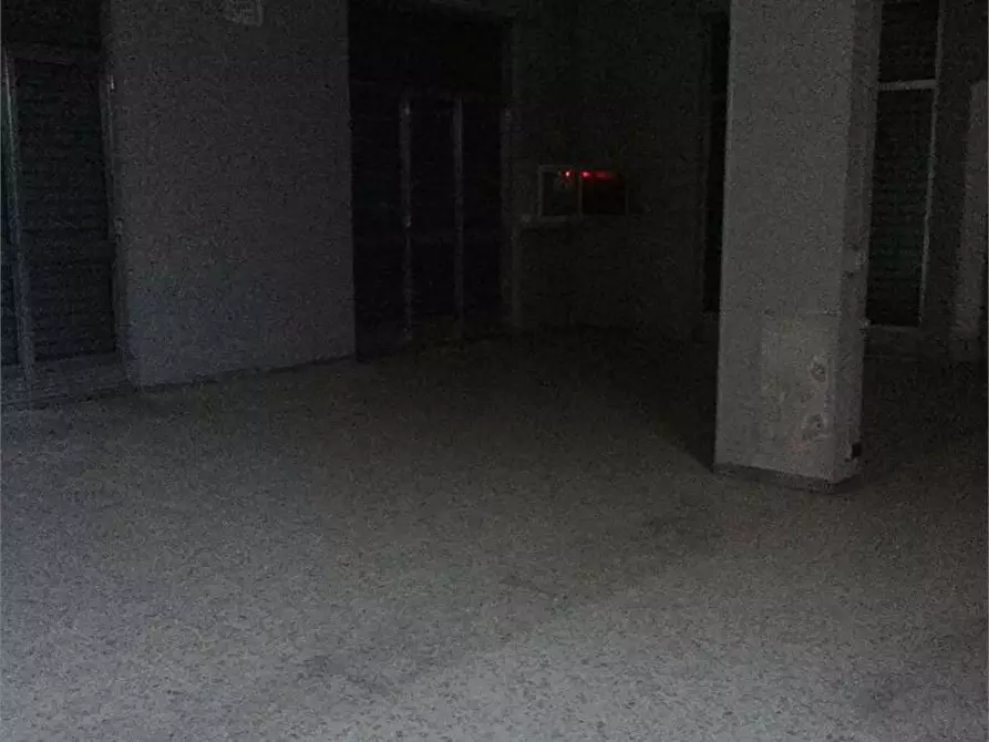 Immagine 9 di Negozio in vendita  in Via Labriola 13 a Frosinone