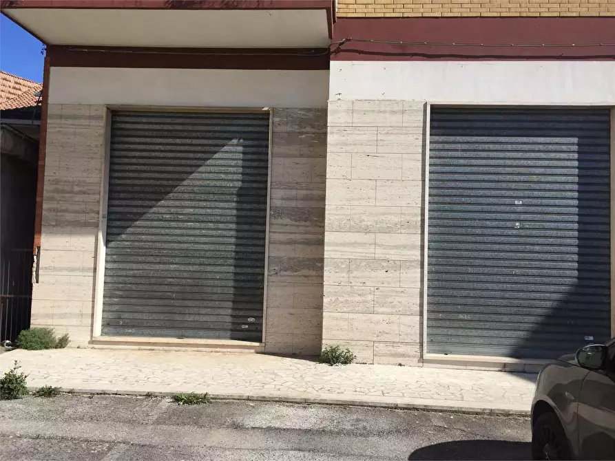 Immagine 6 di Negozio in vendita  in Via Labriola 13 a Frosinone
