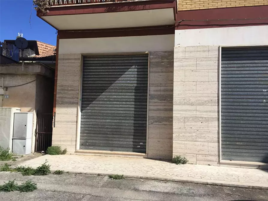 Immagine 1 di Negozio in vendita  in Via Labriola 13 a Frosinone