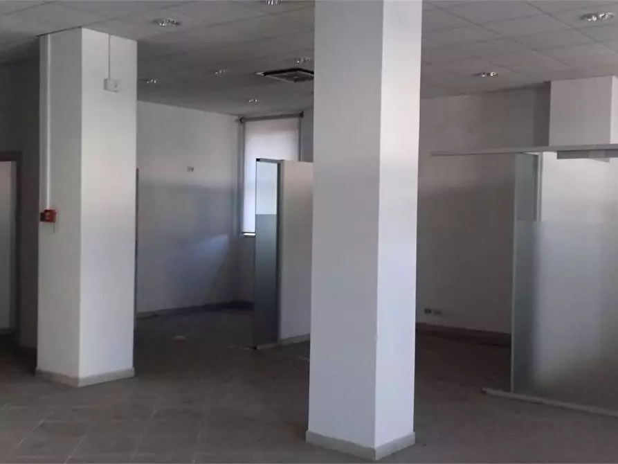 Immagine 1 di Negozio in affitto  in Via Tommaso Albinoni 106 a Frosinone