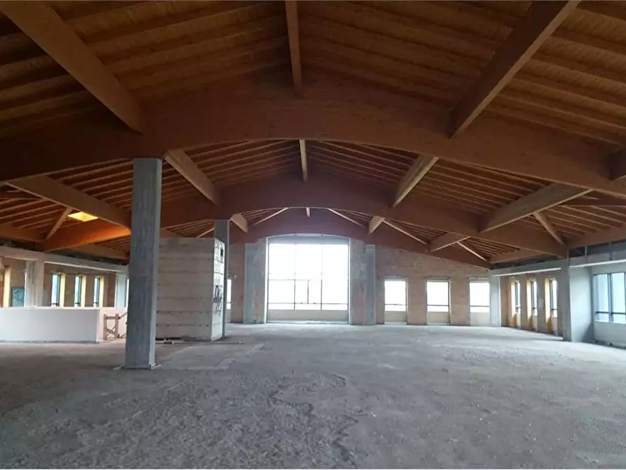 Immagine 2 di Negozio in affitto  in VIA SODINE 3 a Frosinone