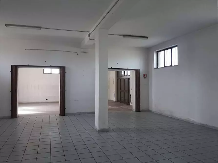 Immagine 10 di Ufficio in affitto  a Frosinone