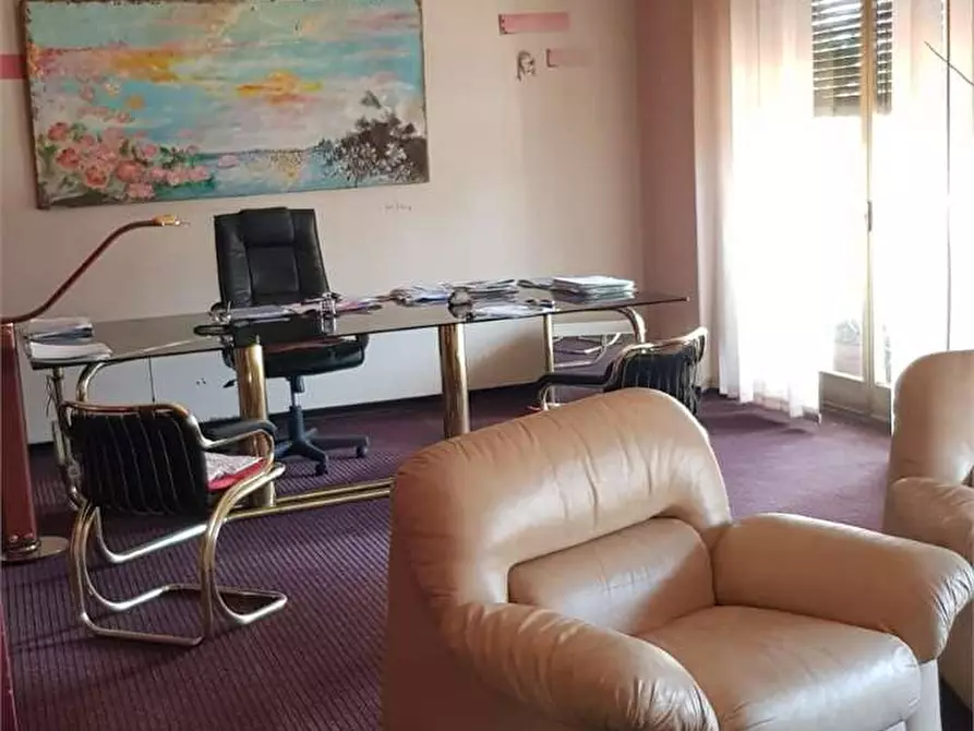 Immagine 14 di Ufficio in affitto  a Frosinone