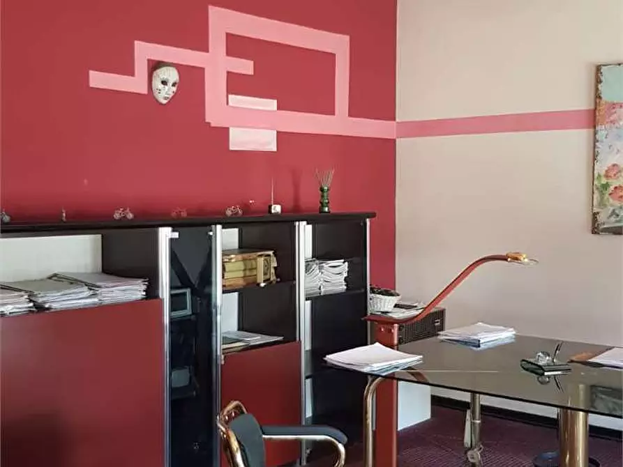 Immagine 25 di Ufficio in affitto  a Frosinone