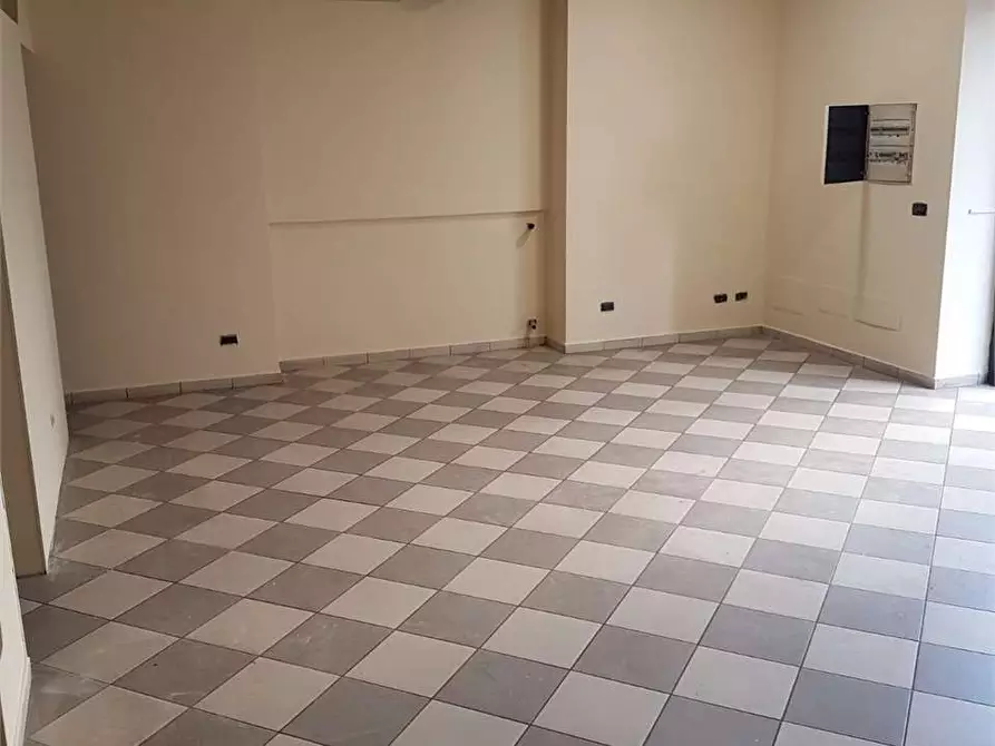 Immagine 3 di Negozio in affitto  in Via Aldo Moro a Frosinone