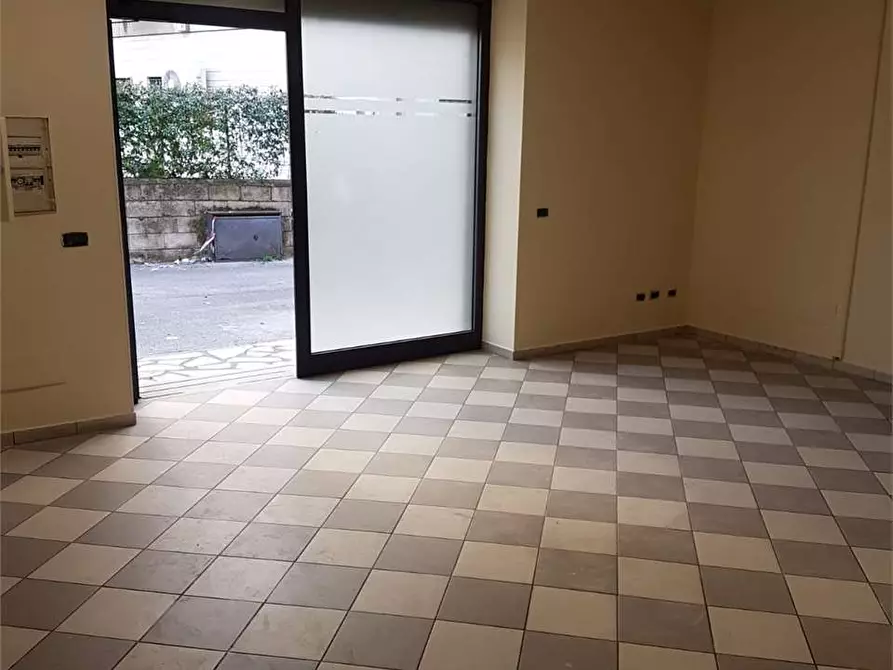 Immagine 5 di Negozio in affitto  in Via Aldo Moro a Frosinone