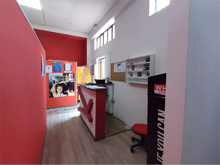 Immagine 2 di Negozio in affitto  in Via De santis a Torrice