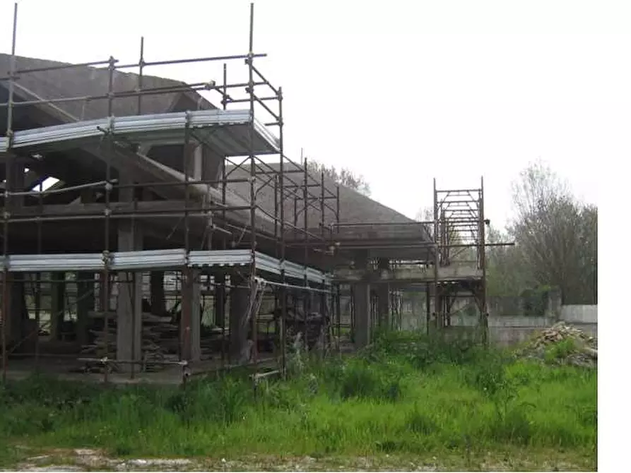 Immagine 2 di Casa bifamiliare in vendita  in Via San Giuliano a Frosinone