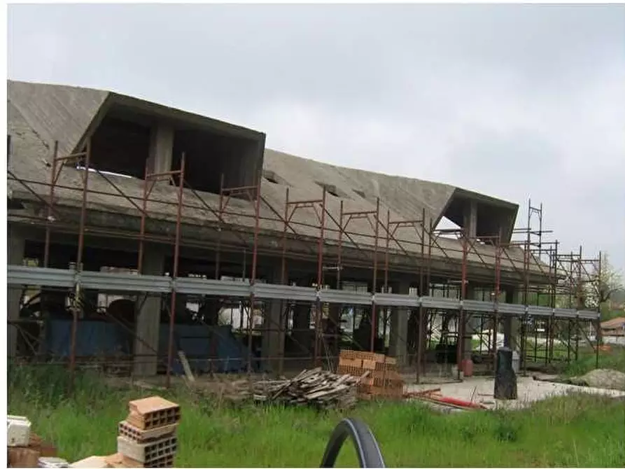 Immagine 1 di Casa bifamiliare in vendita  in Via San Giuliano a Frosinone