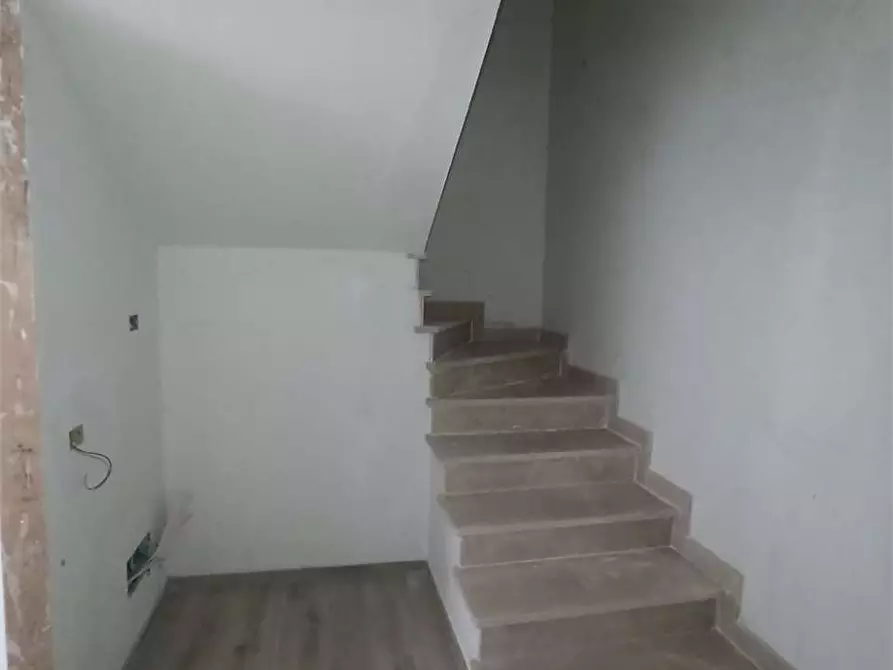 Immagine 11 di Casa bifamiliare in vendita  a Alatri