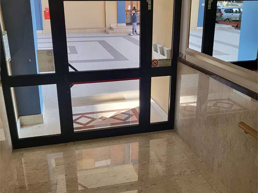 Immagine 5 di Ufficio in affitto  in via america latina 100 a Frosinone