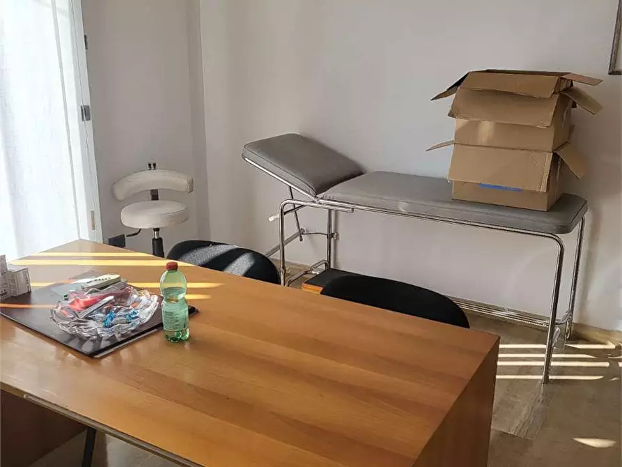 Immagine 15 di Ufficio in affitto  in via america latina 100 a Frosinone